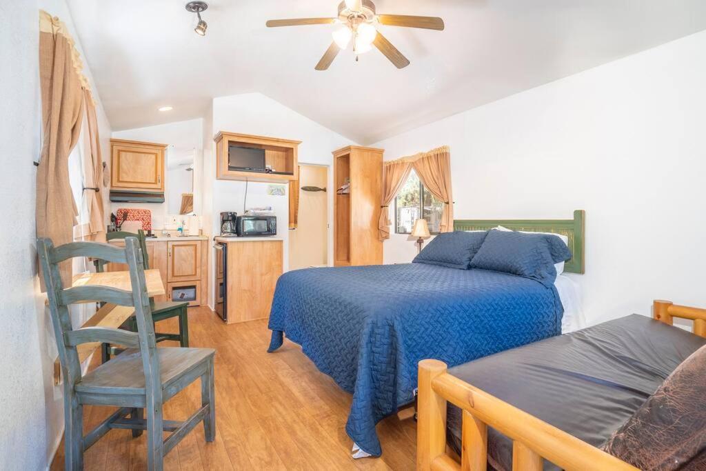 The Lupine Cabin #10 At Blue Spruce Rv Park & Cabins Vallecito Exterior photo